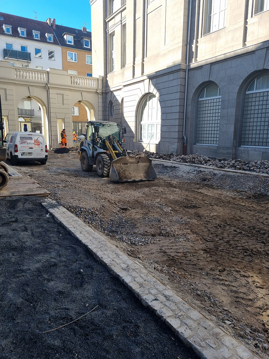 Ehrenhof Lessing im Bau1