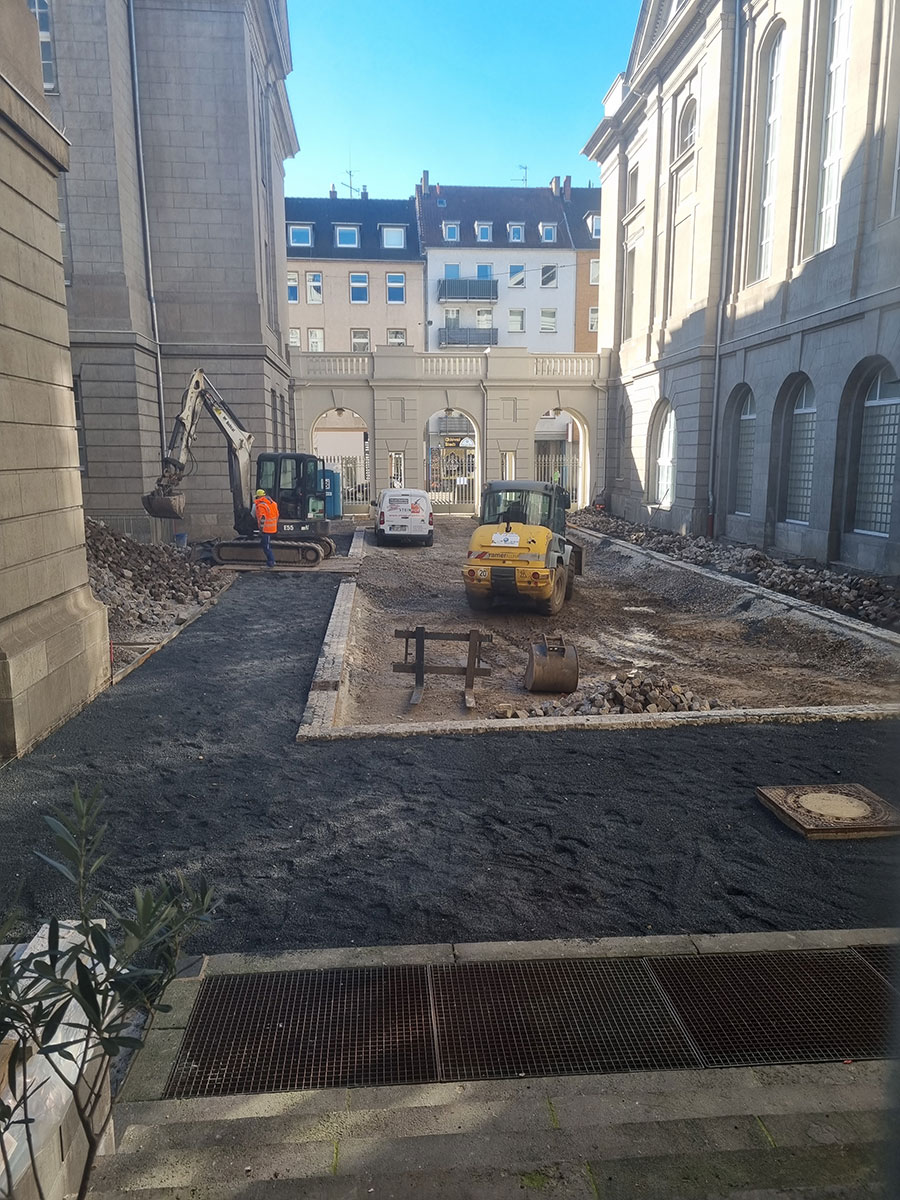 Ehrenhof Lessing im Bau3